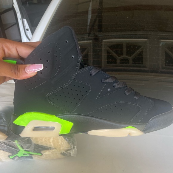 Air Jordan 6 Retro 'Electric Green - Picture 4 of 7